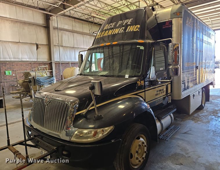 image for item EQ3785 2007 International  4200 delivery truck