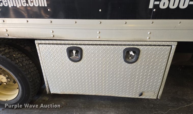 image for item EQ3785 2007 International  4200 delivery truck