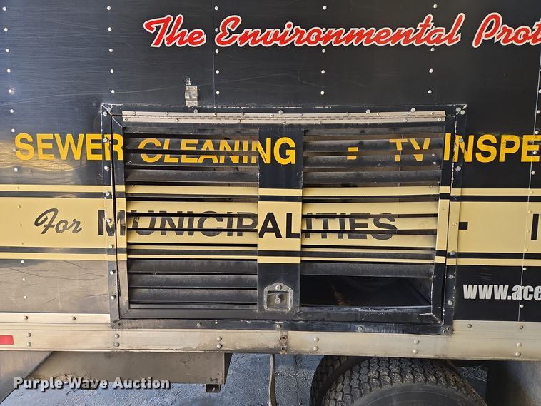 image for item EQ3785 2007 International  4200 delivery truck