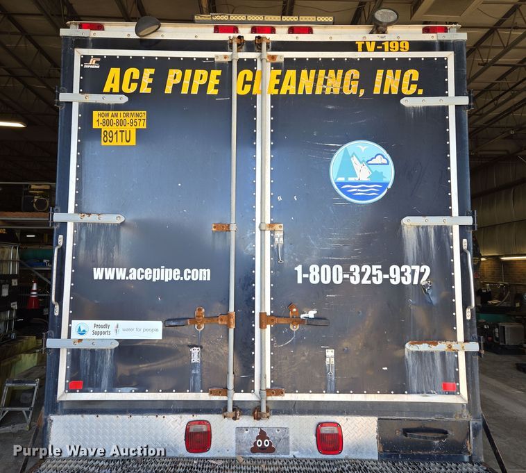 image for item EQ3785 2007 International  4200 delivery truck