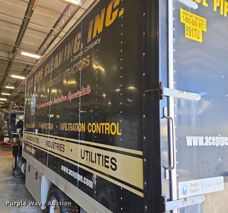 image for item EQ3785 2007 International  4200 delivery truck