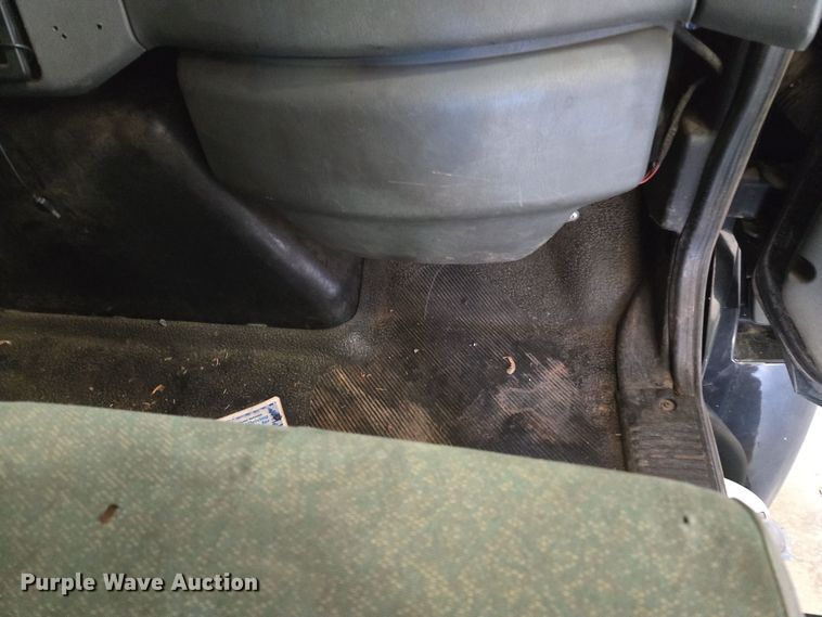 image for item EQ3785 2007 International  4200 delivery truck