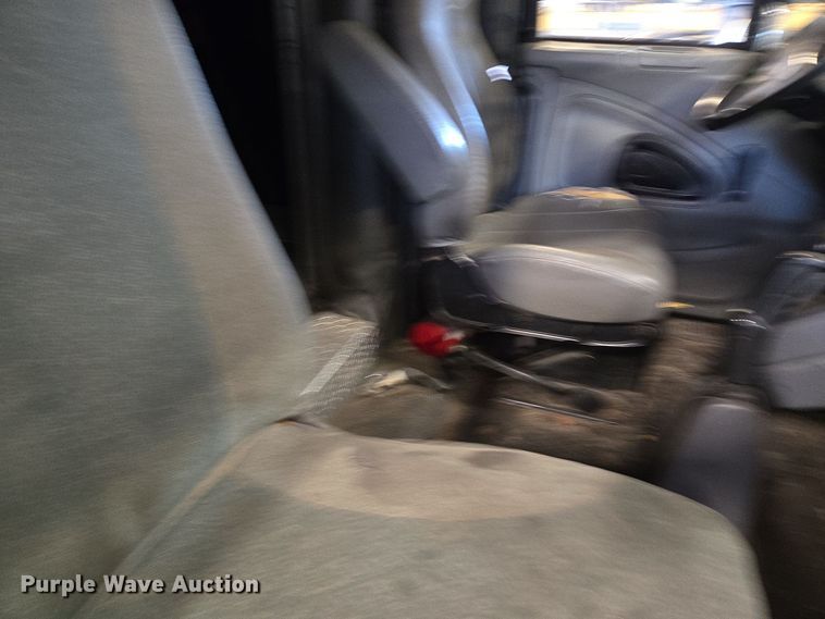 image for item EQ3785 2007 International  4200 delivery truck