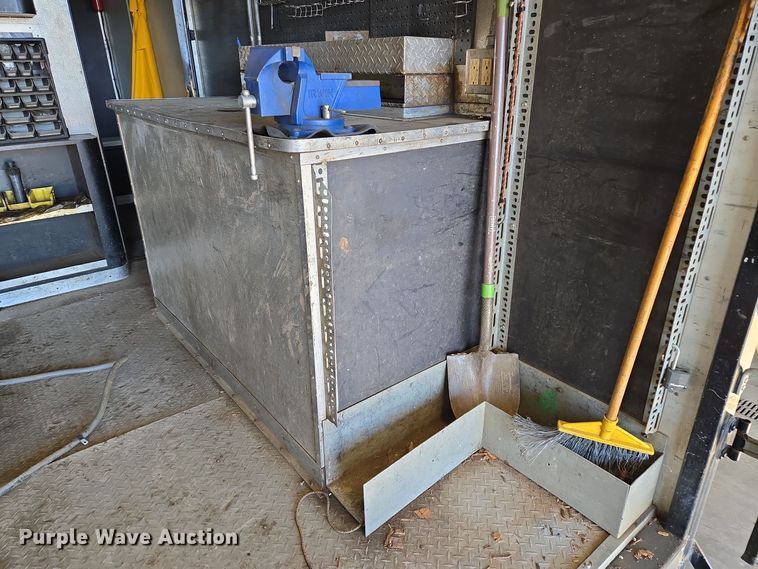 image for item EQ3785 2007 International  4200 delivery truck