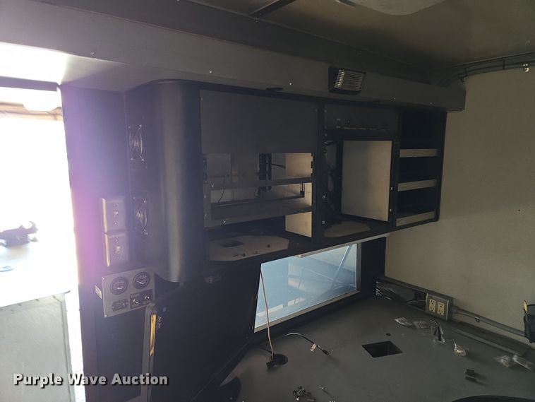 image for item EQ3785 2007 International  4200 delivery truck