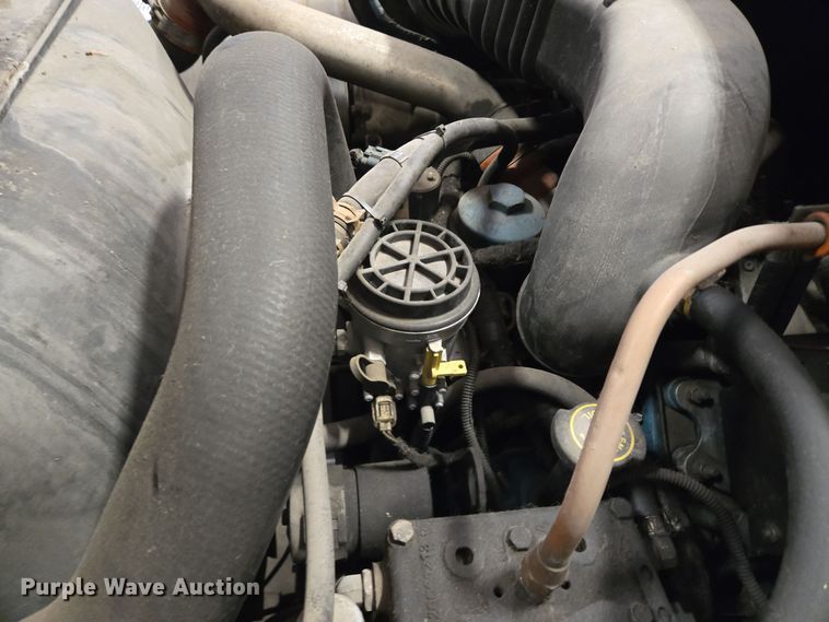 image for item EQ3785 2007 International  4200 delivery truck