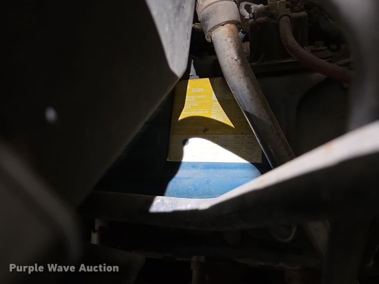 image for item EQ3785 2007 International  4200 delivery truck