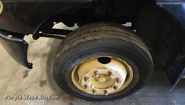 image for item EQ3785 2007 International  4200 delivery truck