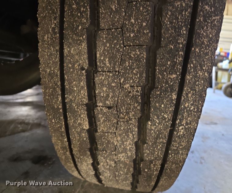 image for item EQ3785 2007 International  4200 delivery truck