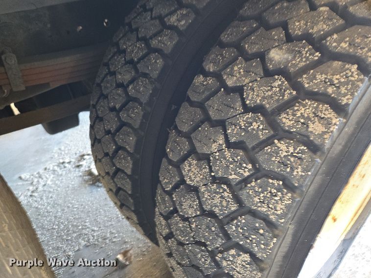 image for item EQ3785 2007 International  4200 delivery truck