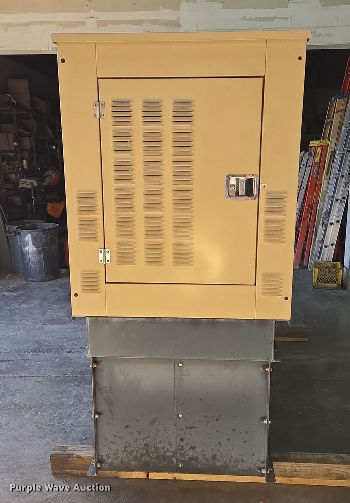 image for item EQ3801 2001 Generac  2000 Series  generator
