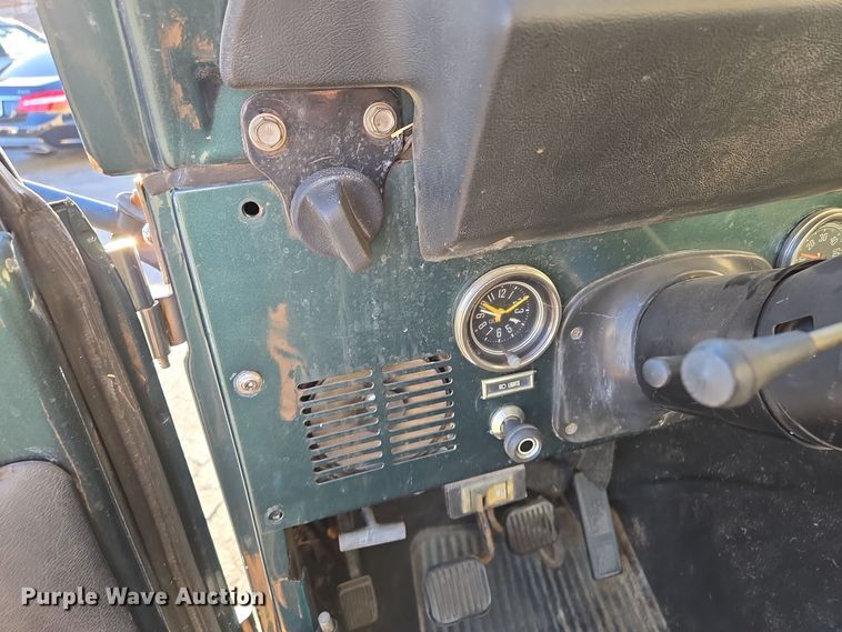 image for item EQ3839 1984 Jeep  CJ 8 Scrambler  SUV