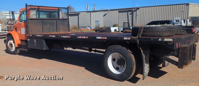 image for item ER4555 2000 International 4700 flatbed truck
