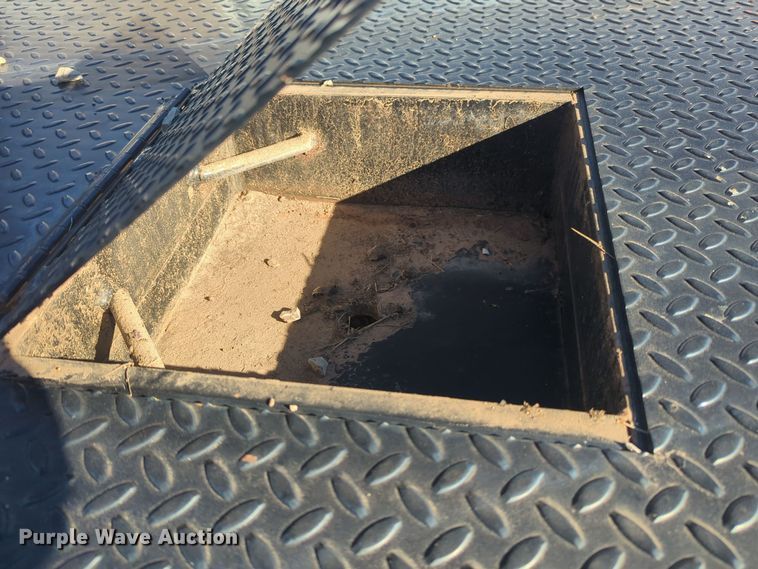 image for item ER4557 Flatbed pickup truck bed