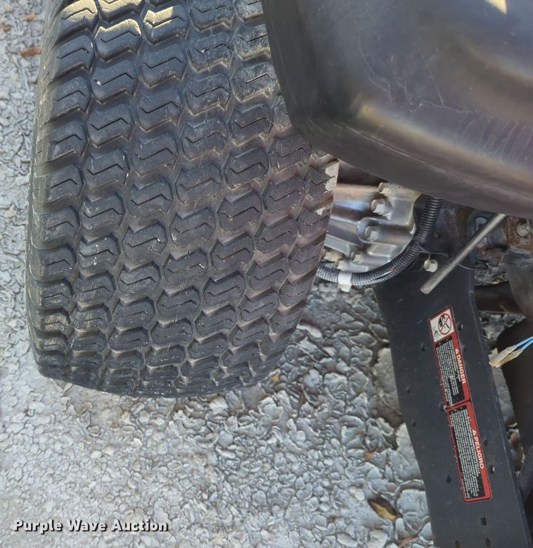 image for item ER4576 2009 Kubota ZD323 ZTR lawn mower