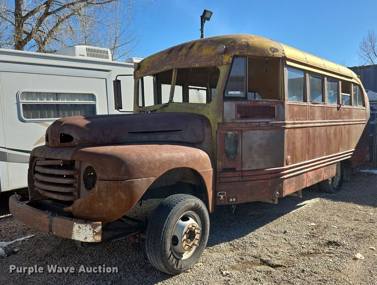 image for item ER5013 1949 Ford school bus