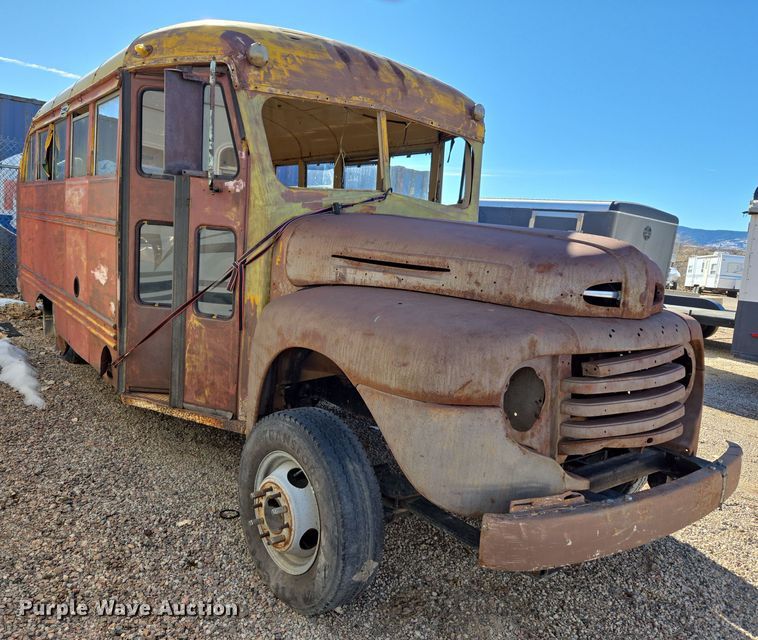 image for item ER5013 1949 Ford school bus
