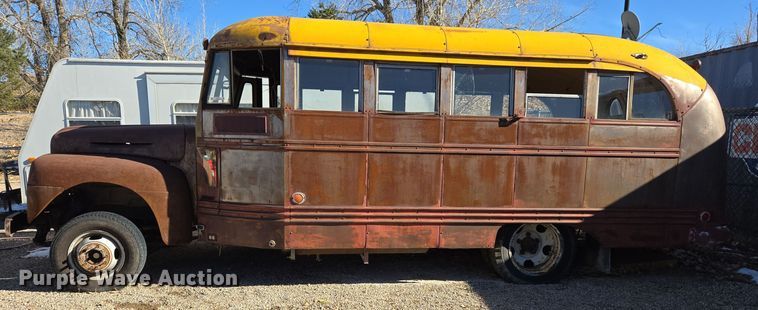 image for item ER5013 1949 Ford school bus