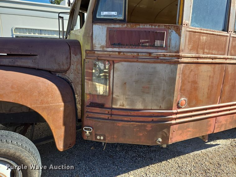 image for item ER5013 1949 Ford school bus