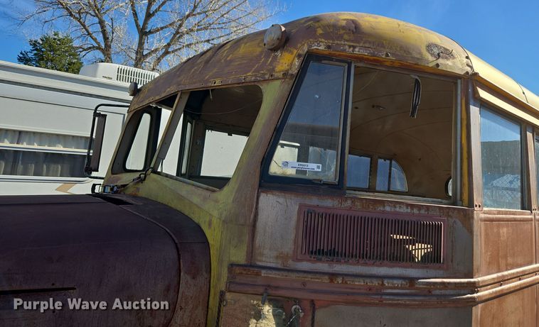 image for item ER5013 1949 Ford school bus