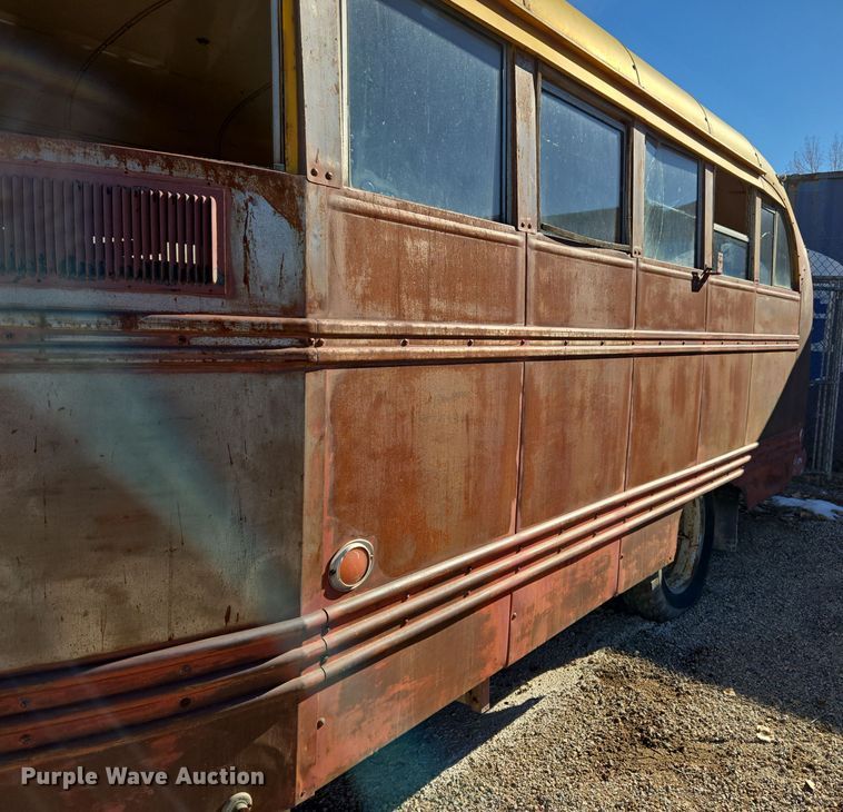 image for item ER5013 1949 Ford school bus