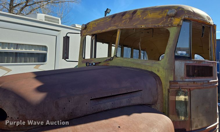 image for item ER5013 1949 Ford school bus