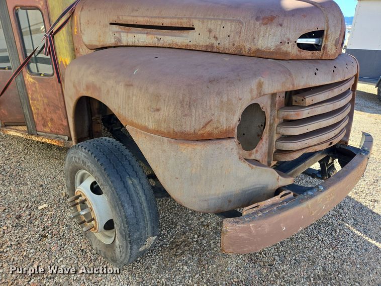 image for item ER5013 1949 Ford school bus