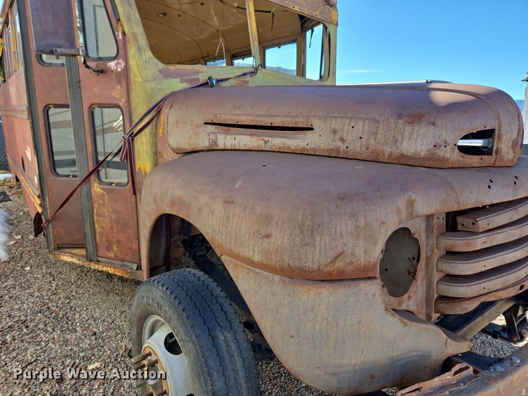 image for item ER5013 1949 Ford school bus