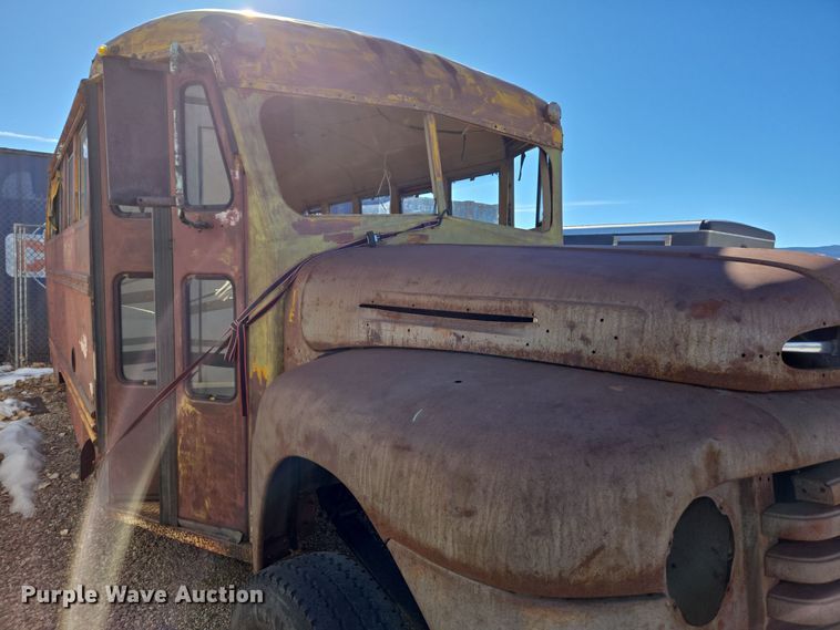 image for item ER5013 1949 Ford school bus