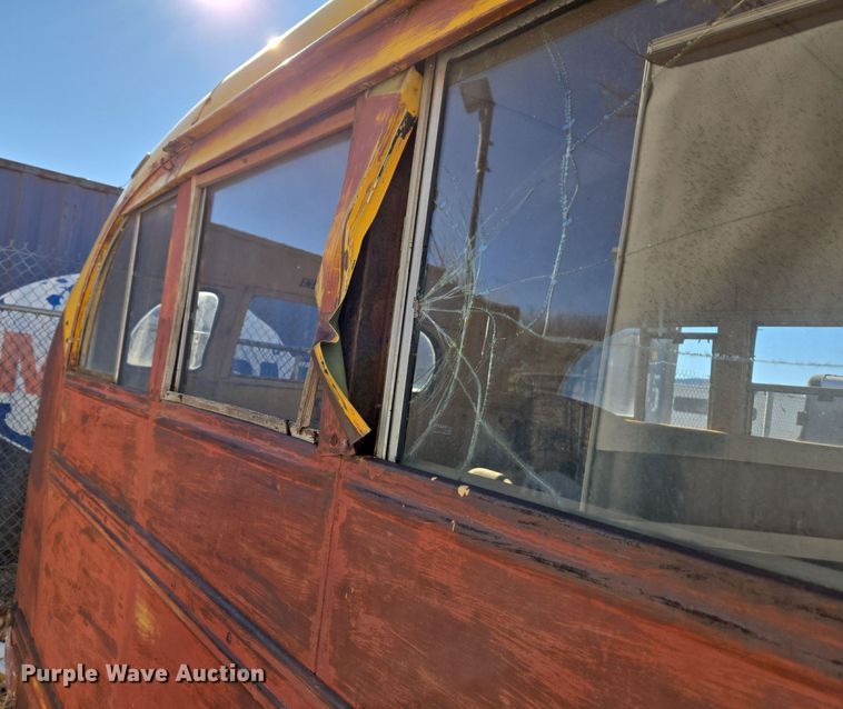image for item ER5013 1949 Ford school bus