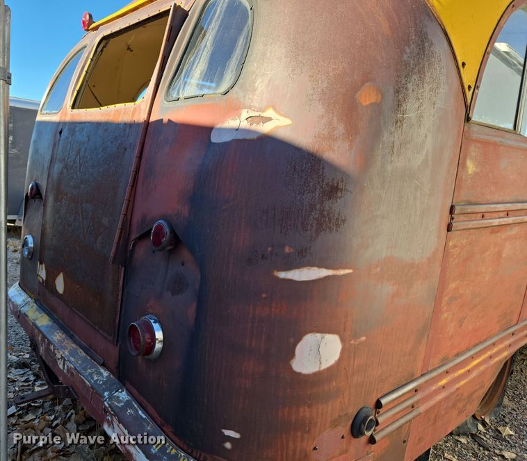 image for item ER5013 1949 Ford school bus