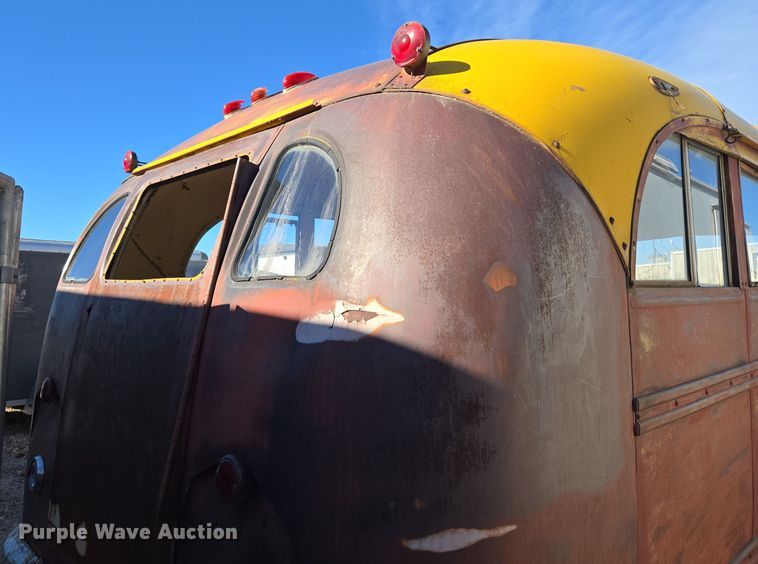 image for item ER5013 1949 Ford school bus
