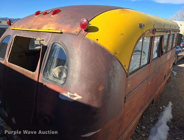 image for item ER5013 1949 Ford school bus