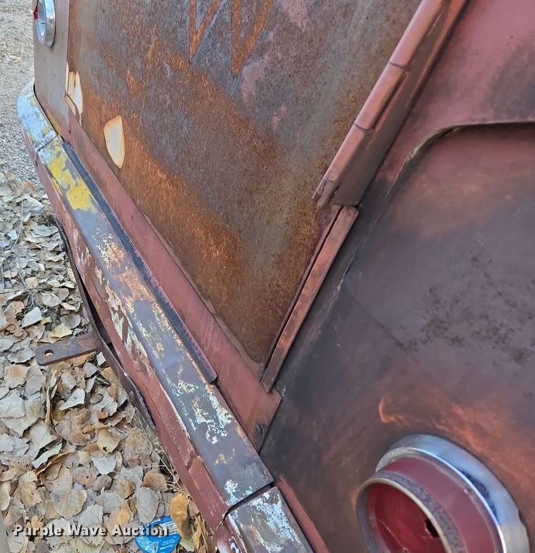 image for item ER5013 1949 Ford school bus