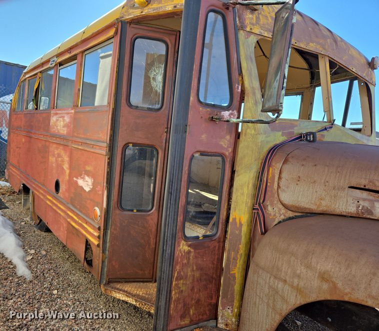 image for item ER5013 1949 Ford school bus