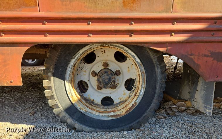 image for item ER5013 1949 Ford school bus