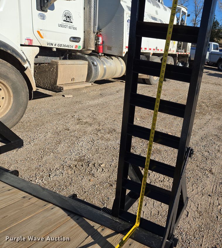 image for item ER5015 2005 Diamond T equipment trailer