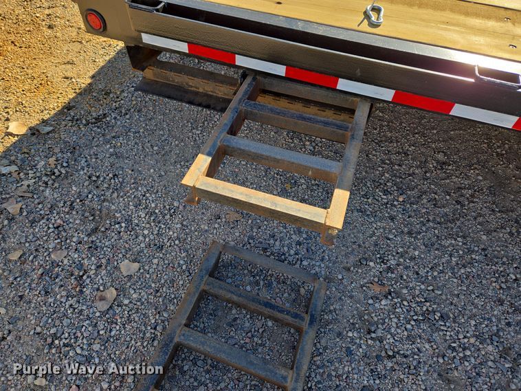 image for item ER5018 2006 Top Hat equipment trailer