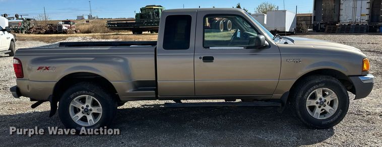 image for item ER8334 2003 Ford Ranger XLT SuperCab pickup truck
