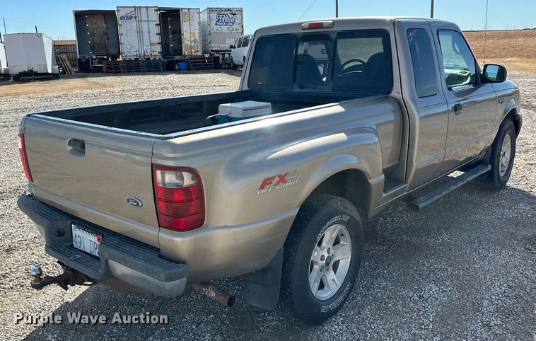 image for item ER8334 2003 Ford Ranger XLT SuperCab pickup truck