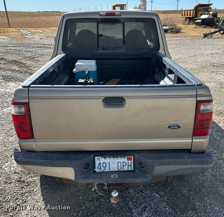 image for item ER8334 2003 Ford Ranger XLT SuperCab pickup truck