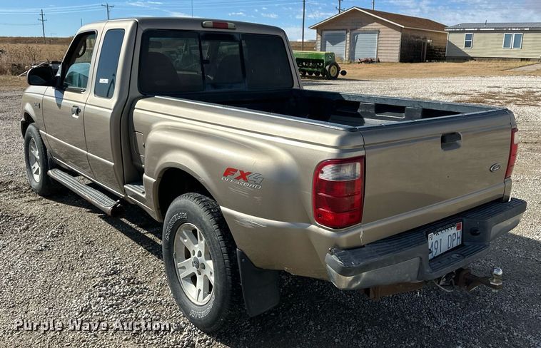 image for item ER8334 2003 Ford Ranger XLT SuperCab pickup truck
