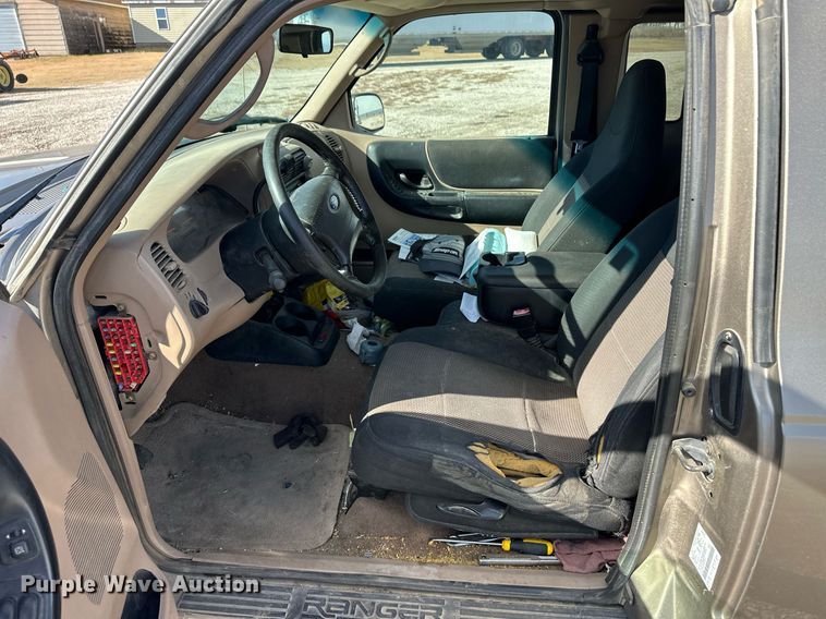 image for item ER8334 2003 Ford Ranger XLT SuperCab pickup truck