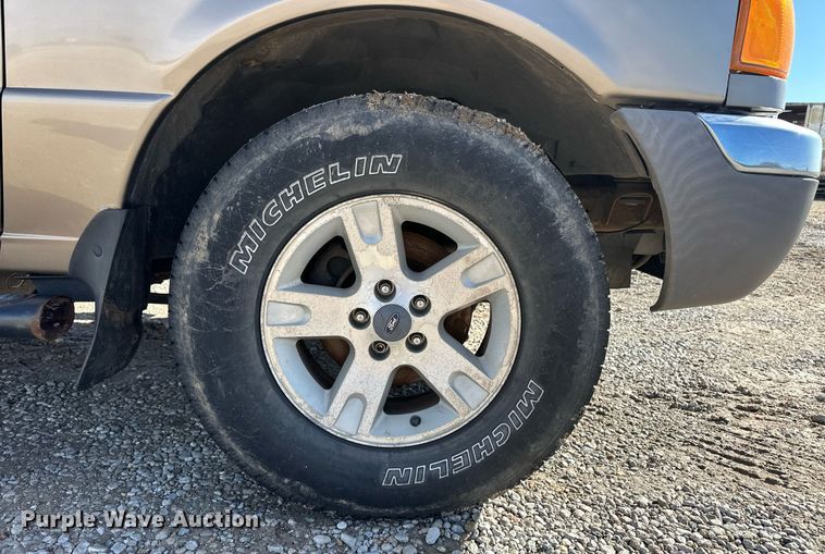 image for item ER8334 2003 Ford Ranger XLT SuperCab pickup truck