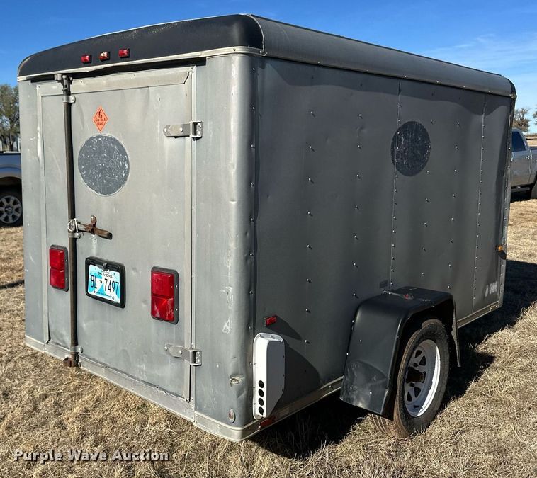 image for item ER8351 1994 Wells Cargo enclosed cargo trailer