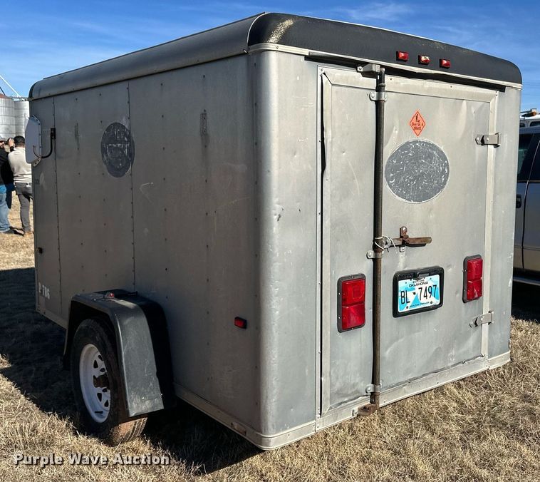image for item ER8351 1994 Wells Cargo enclosed cargo trailer