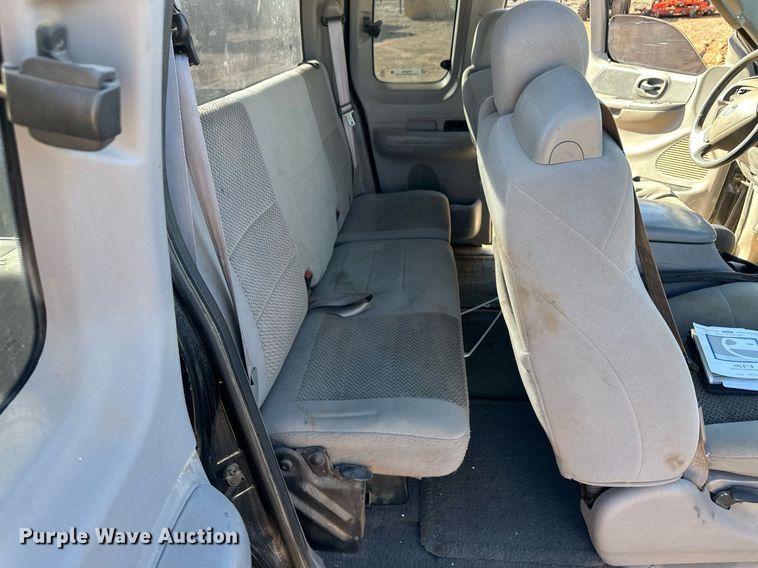 image for item ER8360 2003 Ford F150 SuperCab pickup truck