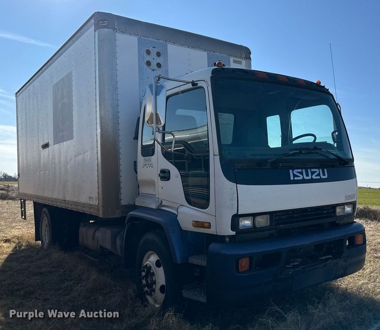 image for item ER8401 1999 Isuzu FTR box truck