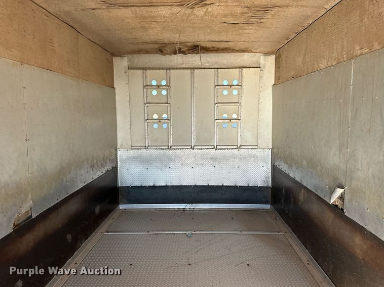 image for item ER8401 1999 Isuzu FTR box truck