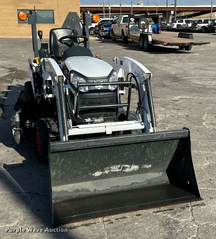 image for item LH9324 Bobcat CT1021 MFWD tractor